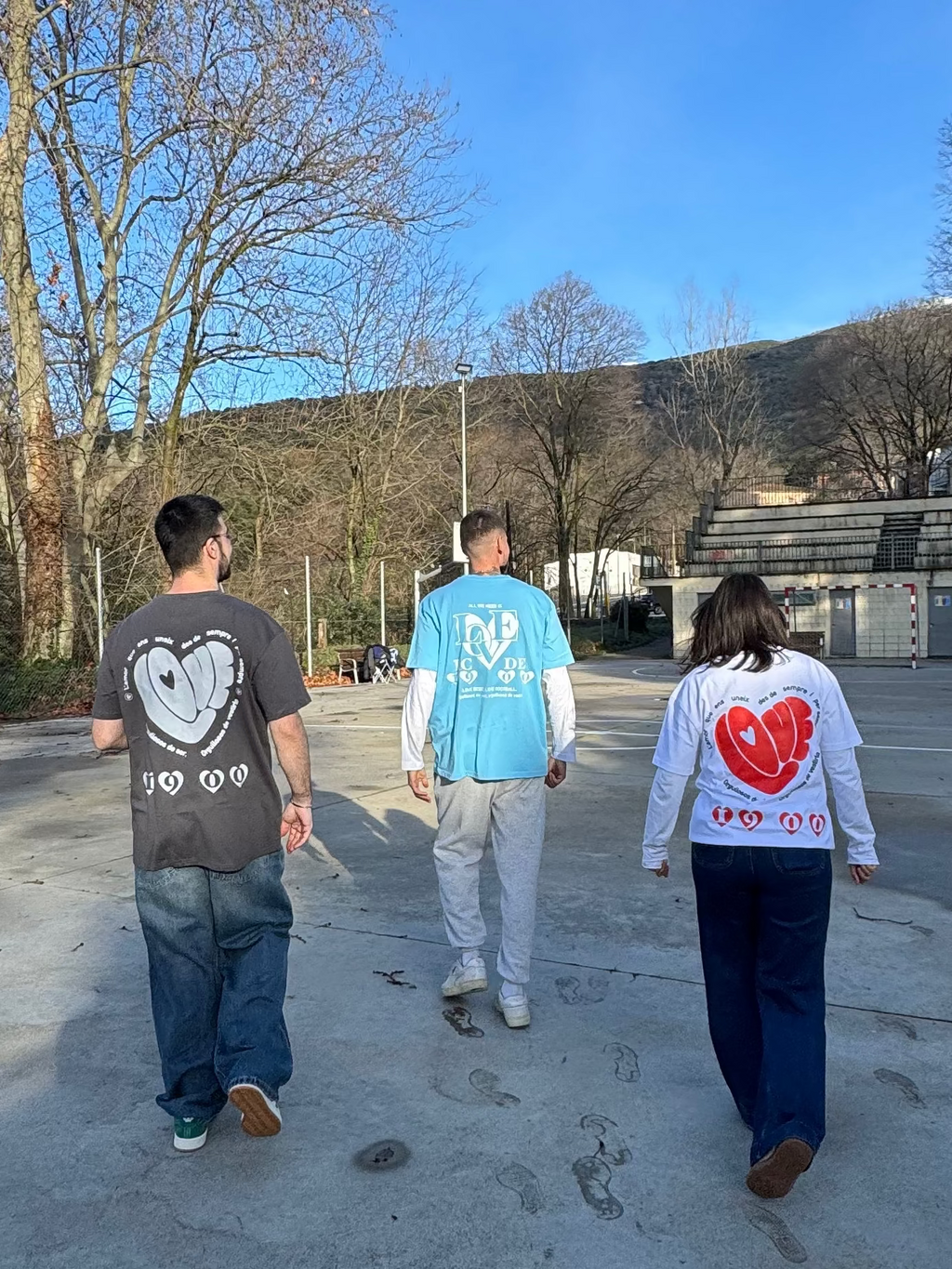 All We Need is Love - Azul Cielo Adultos (Edición Limitada)