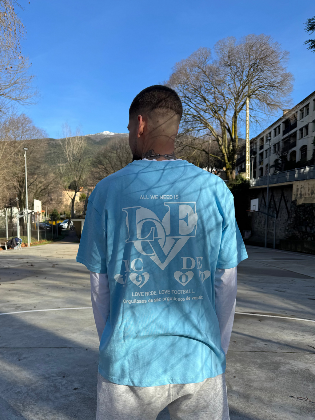 All We Need is Love - Azul Cielo Adultos (Edición Limitada)